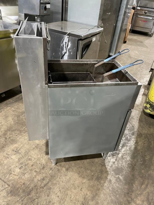 Cecilware FMP40 stainless steel gas fryer with back splash, fry basket, on legs. 43 lb capacity, used condition.