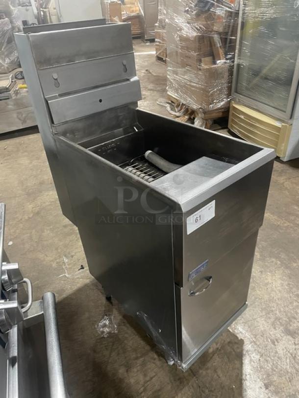 Pitco 45C stainless steel natural gas fryer, 42 lb. capacity, with backsplash, basket hanger, on legs, SN: G12EA018002.