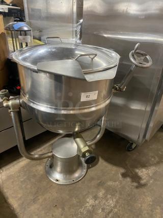 Groen D2T-30 30-gal tilting steam kettle, stainless steel, natural gas, foot pedal, excellent condition, serial number 39024.