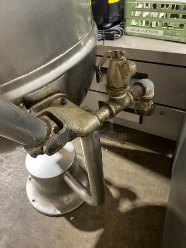 Groen D2T30 30-gal. stainless steel steam kettle, natural gas powered, showing tilt mechanism, fair condition.