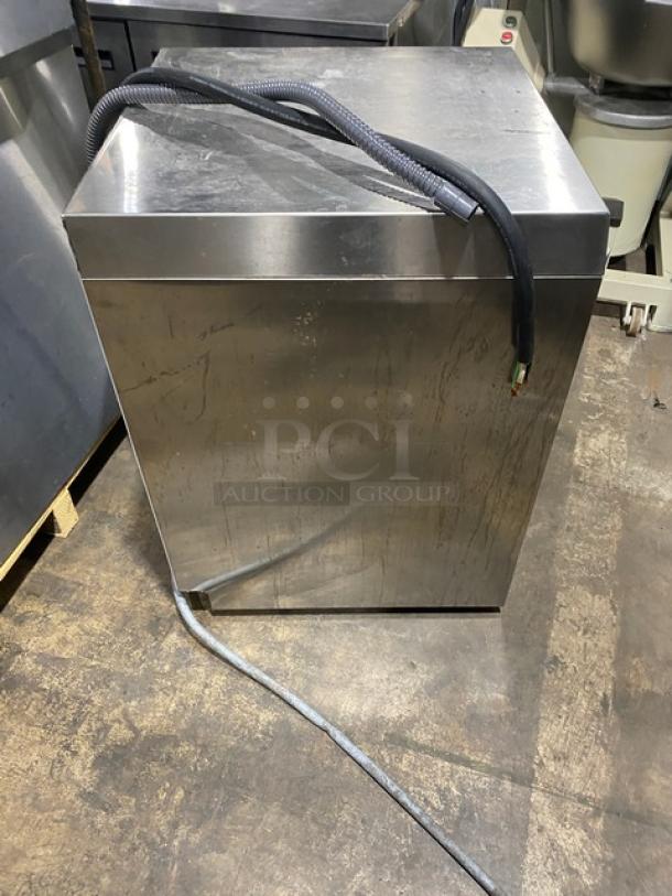 Veetsan VLAI1G4 2021 stainless steel undercounter dishwasher, electric, high temperature, Energy Star certified, digital control.