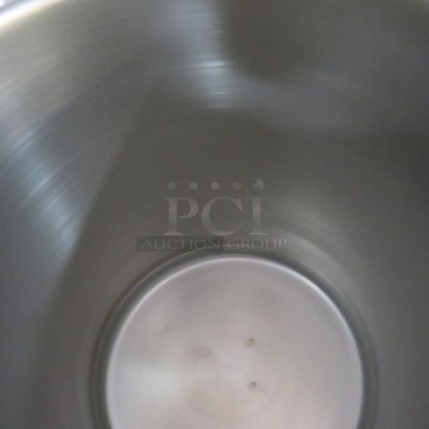 Stainless steel Server SY1.5 warmer, 120V, 350W, clean interior, durable, ideal for food service.