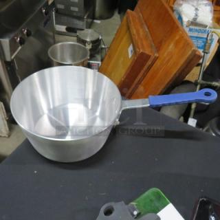 Sysco 3-3/4 Quart Aluminum Sauce Pot, Model 5772579, with Kool Touch Handle, new condition.
