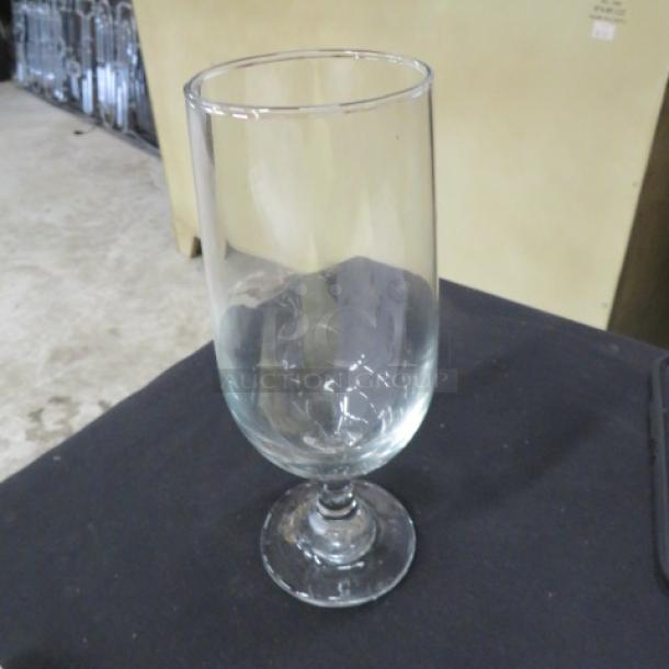 NEW Libbey 14oz stem beer glass, clear, in pristine condition, on display. Model: 12XBID.