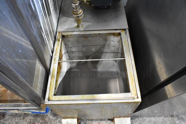 Metal Commercial Portable Filter for Fryer Oil, Model 402, 120V, 1 Phase. Visible wear and use marks.