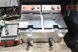 BRAND NEW SCRATCH AND DENT! 2025 Avantco 177F202 Stainless Steel Commercial Countertop Electric Powered 2 Bay Fryer w/ 2 Metal Fry Baskets and 2 Metal Lids. 208-240 Volts, 1 Phase. - Item #1215500