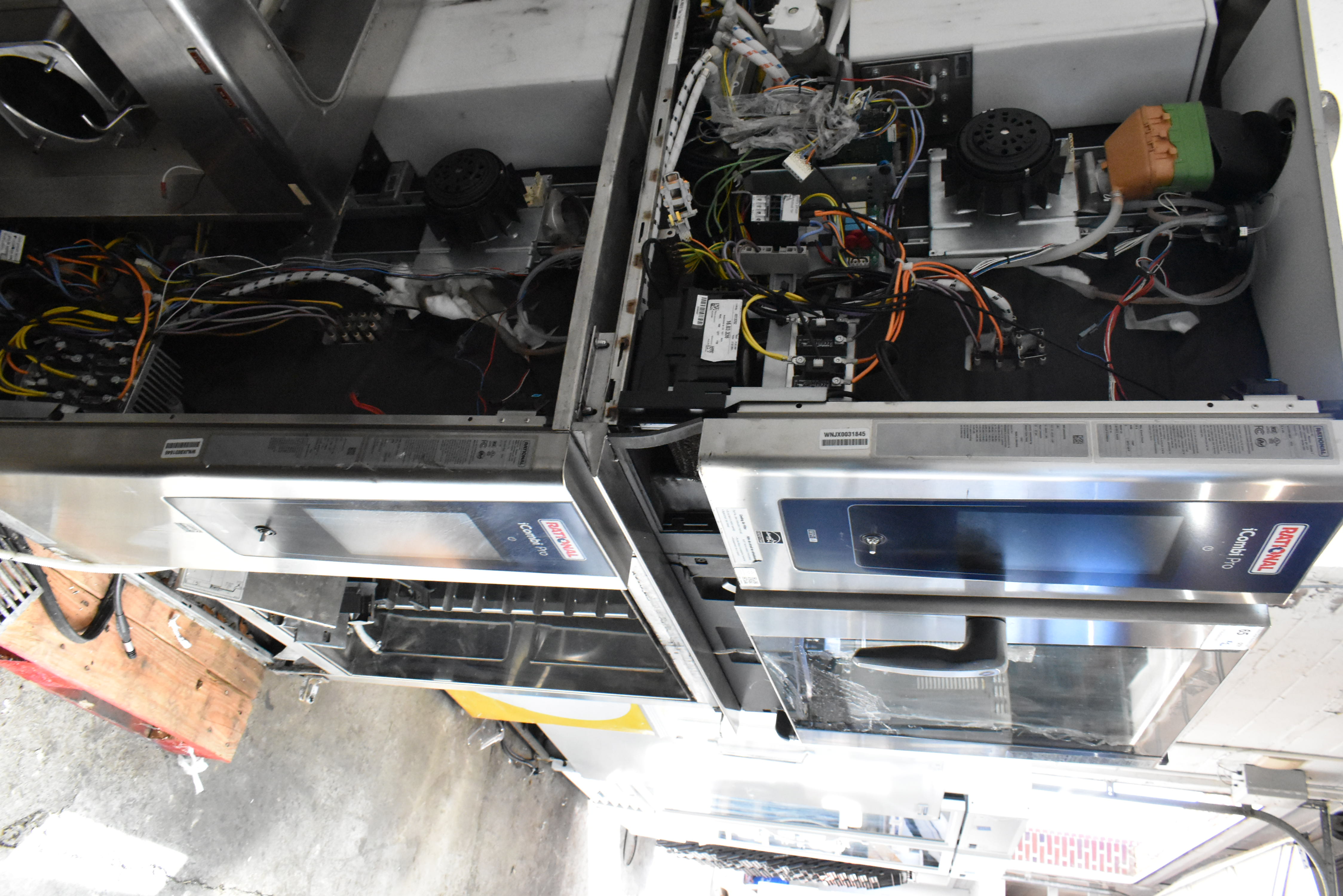 Rational iCombi Pro with missing side panel - parts unit warning