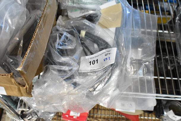 3 items: oil additive, oil seal, gear kit in clear bags. Label reads "101 QTY: x3". Items appear new.
