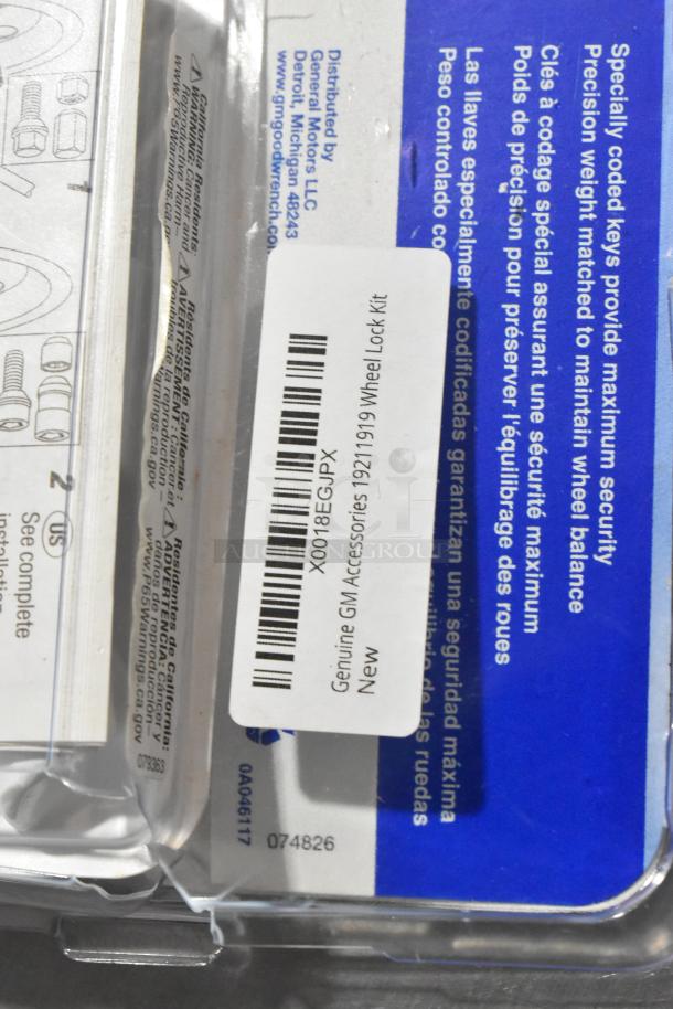 Genuine GM Accessories Wheel Lock Kit, model 19211919, new in packaging. Includes barcode and product details.