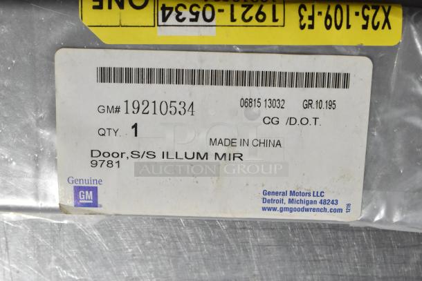 Label for GM part 19210534, Door S/S Illum Mir, made in China, includes Genuine GM branding and details.