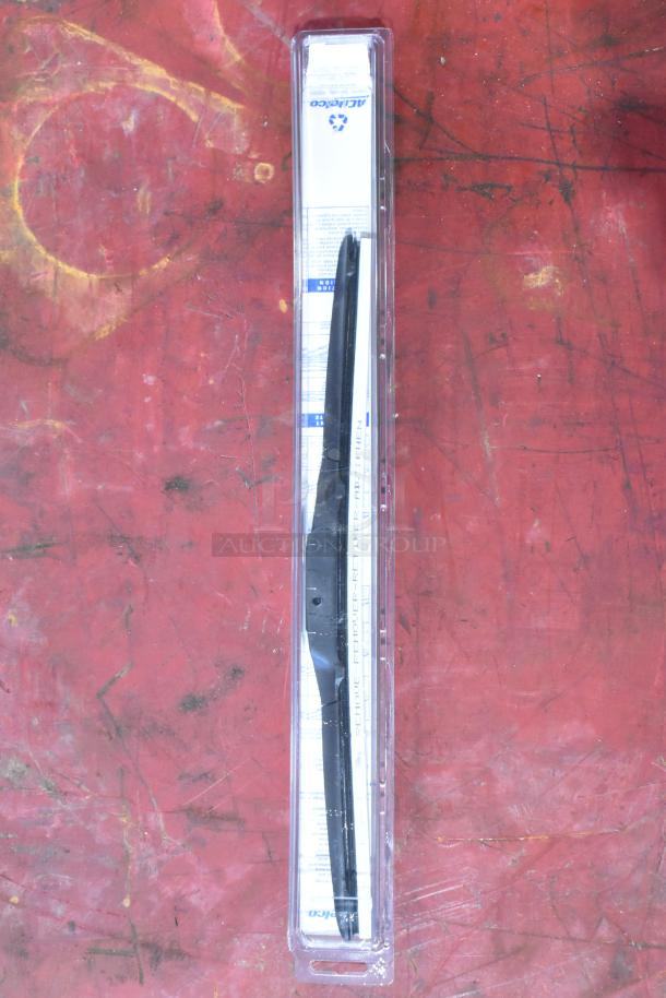 GM 23360288 wiper blade in original packaging, clear plastic case with visible label, new condition.