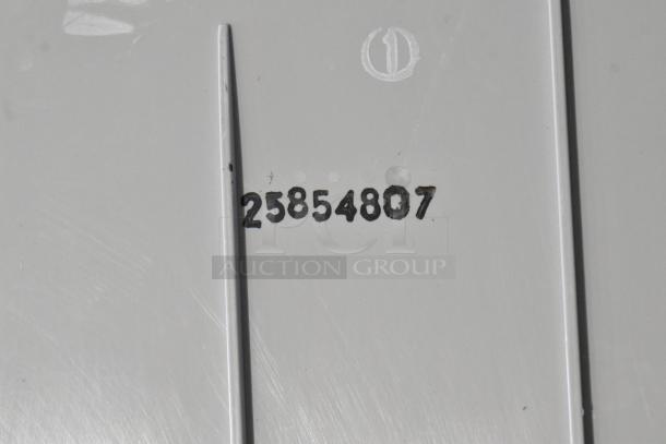 Brake light with part number 25854807 visible, set of two.