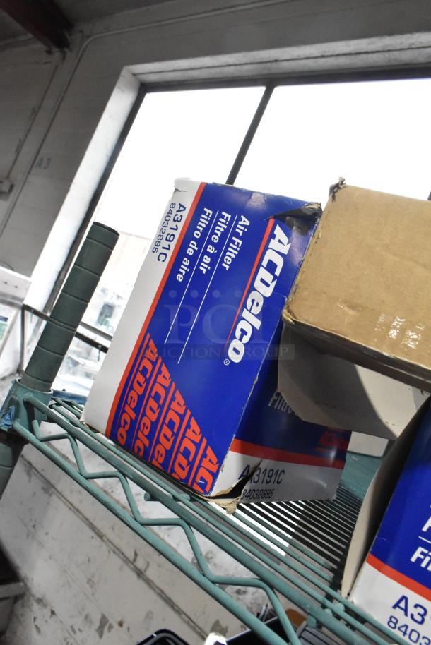 ACDelco air filter A3191C in blue box, visible code 84032895. Box slightly worn. Part of auction with GM 84289521 mud guard.