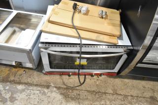 BRAND NEW SCRATCH AND DENT! Avantco 177CO46M Full Size Countertop Convection Oven with Moisture Injection, 4.4 cu. ft. - 208/240 Volts, 1 Phase. - Item #1216097