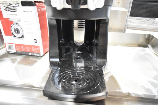 BRAND NEW 2025 Bunn TF SERVER 42750.0200, 1.5 Gal Stainless Steel ThermoFresh with Digital Sight Gauge and Base, Scratch and Dent.