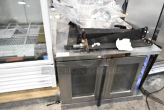 Bakers Pride 456GDCOER21 Cyclone Stainless Steel Commercial Electric Powered Full Size Convection Oven w/ View Through Doors, Metal Oven Racks and Thermostatic Controls. 208 Volts, 3 Phase. - Item #1216137