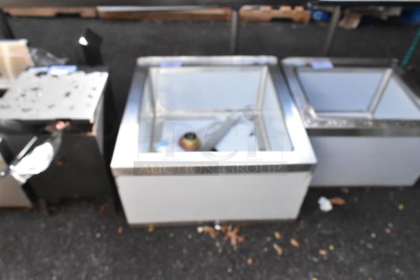 BRAND NEW Regency 29" stainless steel mop sink, 16-gauge, 24"x24"x12" bowl, one compartment, scratch and dent condition.