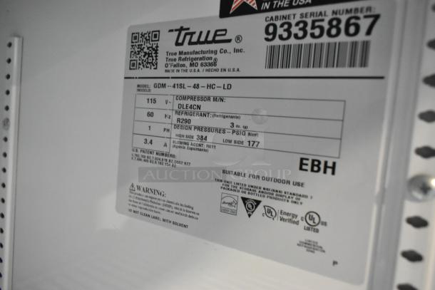 2018 True GDM-41SL-48-HC-LD Cooler label detailing model, voltage, refrigerant, and safety certifications. Suitable for outdoor use.