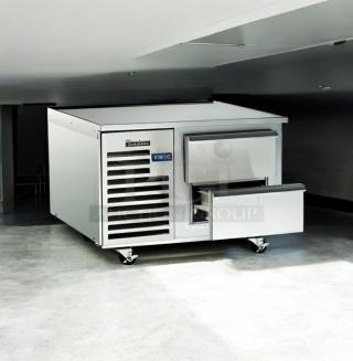 Traulsen VE048HT refrigerated chef base, 2-drawer, outstanding condition, fully tested, 115V, visible temperature display.