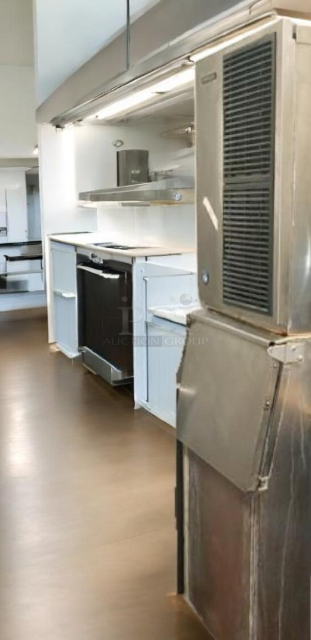 Hoshizaki KM-500MAJ modular ice machine with bin, excellent condition, 115V, crescent cube maker, tested and working.