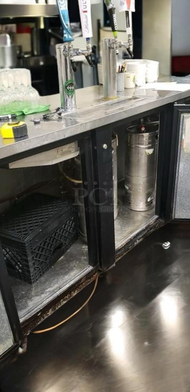 True TD-50-18 3-door draft beer dispenser with dual tap towers, excellent condition, 115V, tested & working, black finish.