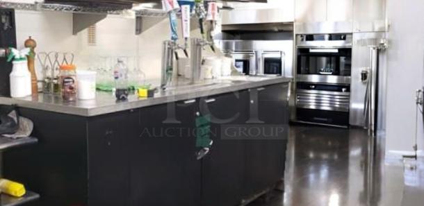 True TD-50-18 3-door kegerator with dual tap towers. Excellent condition, tested working. Made by True Manufacturing, 115V.