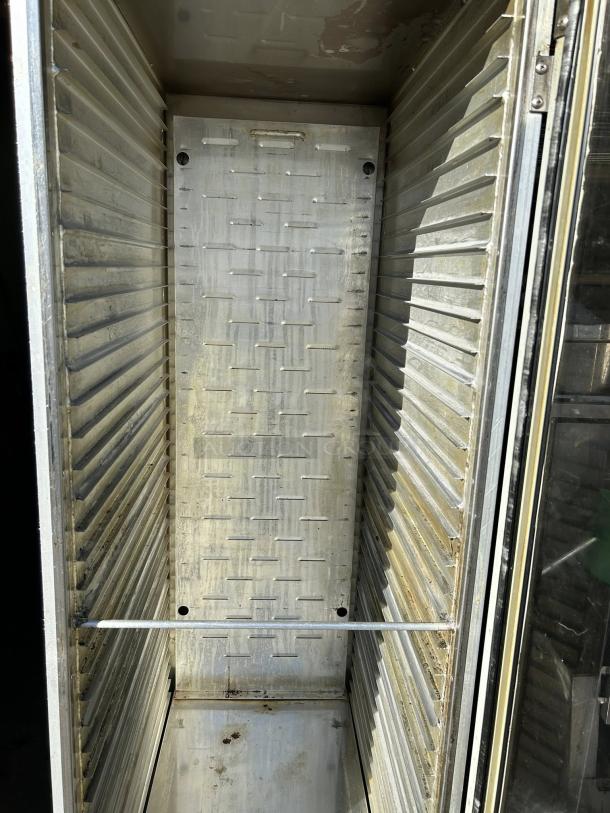 Avantco HEAT-1836 full-size non-insulated heated holding cabinet, clear door, tested, excellent condition, 120V.