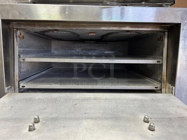 Bakers Pride P44-BL countertop pizza oven in excellent condition, brick-lined interior, 220-240V, 3 phase, 7200W.