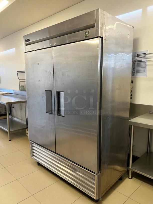 True TS-49-HC 54" 2-section stainless steel reach-in refrigerator, excellent condition, tested and working.