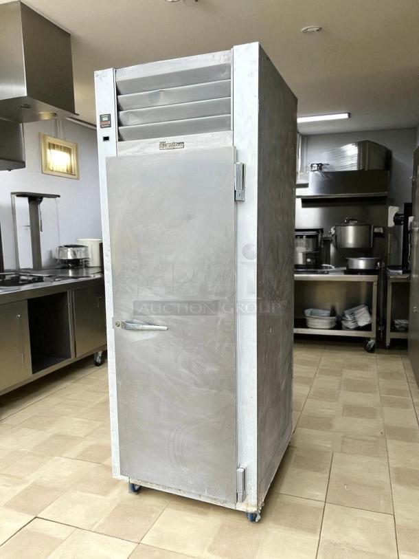 Traulsen G12010 30" G Series reach-in freezer, solid door, right-hinged, great condition, tested and working.