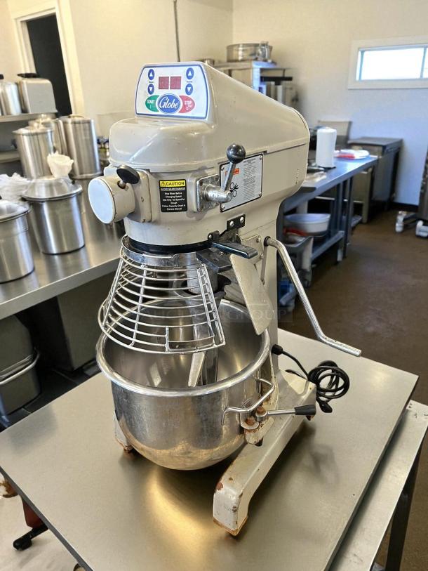 Globe SP20 20 Quart Planetary Mixer, counter-top model, 0.5 HP, 3 speeds, with stainless steel bowl, tested and working.