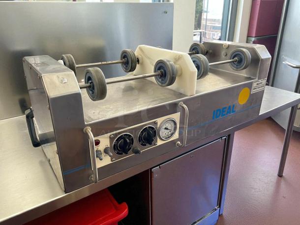 Lumar Ideal LU-2X15 Double Vacuum Tumbler, 115v, 1ph, with control dials and gauge. Tested, working condition.