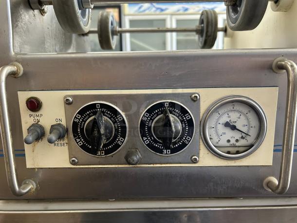 Lumar Ideal LU-2X15 Double Vacuum Tumbler, 115v, tested, working condition. Features control dials and pressure gauge.