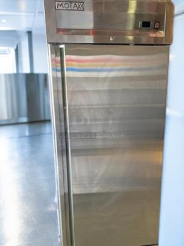 MoTak MSD-1DR-BAL-19-X 29" reach-in refrigerator, stainless steel, right-hinge solid door, excellent condition, fully tested.