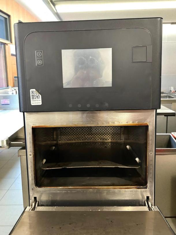 Merrychef eikon e2s High Trend electric ventless countertop oven, black and silver, 208/240V, great condition, touchscreen.