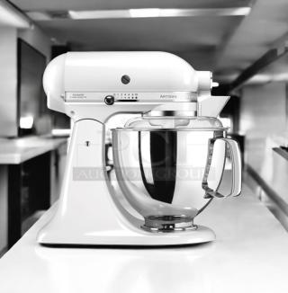 KitchenAid KSM75WH1 Classic Plus Stand Mixer in pristine condition, 4.5 Qt, tilt-head design, 120V, fully tested.