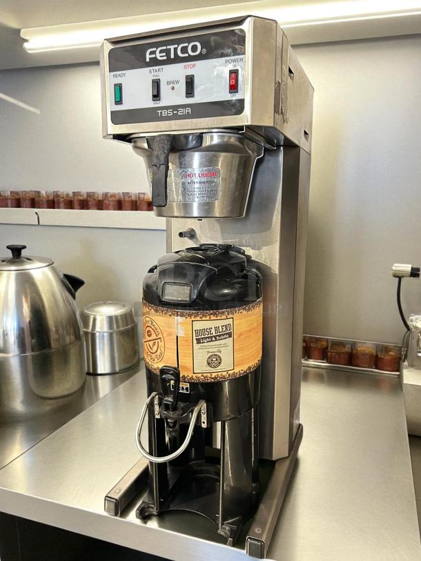 Fetco TBS-21A EXTRACTOR Iced Tea Brewer, 3.0 Gallon, great condition, tested and working, front control panel visible.