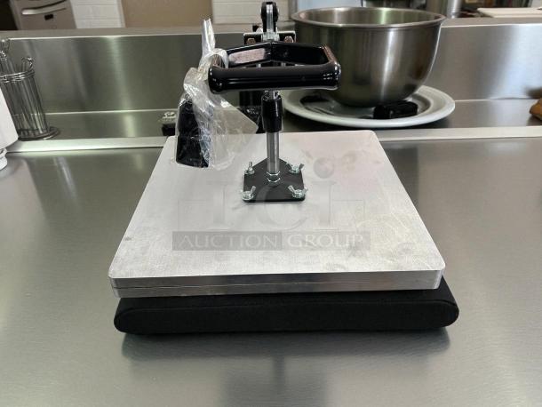 DoughXpress TXM-15 15" x 15" tortilla dough press, manual with aluminum platens, in great condition, tested and working.