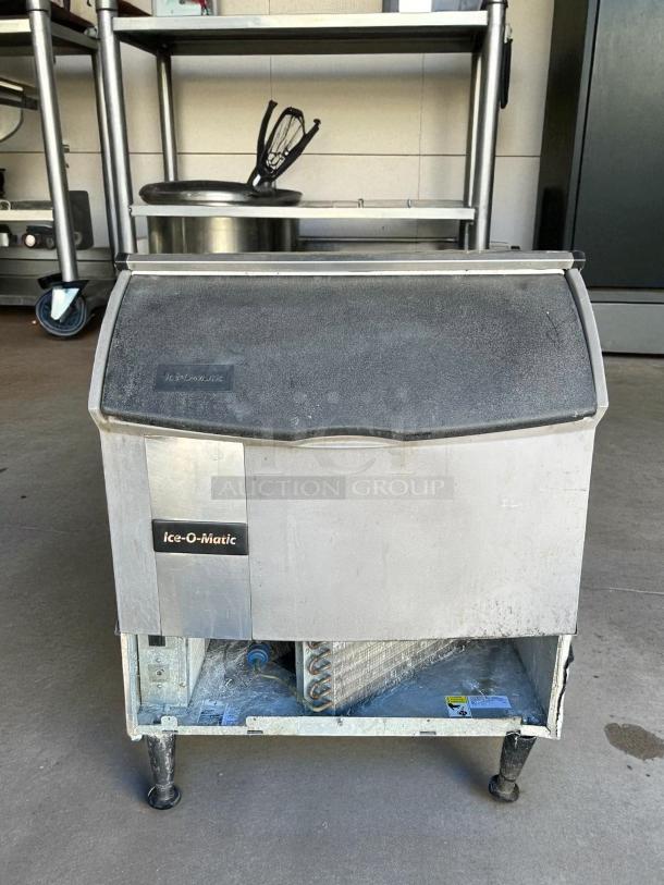Ice-O-Matic ICEU300FA 30" air-cooled undercounter ice machine, excellent condition, tested and working, full dice cube production.