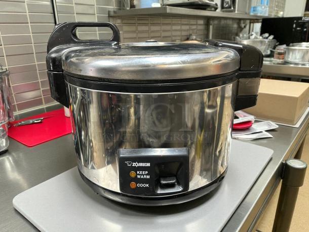 Zojirushi NYC-36 20 cup electric rice cooker, stainless steel, excellent condition, 120v, tested and working, keep warm feature.