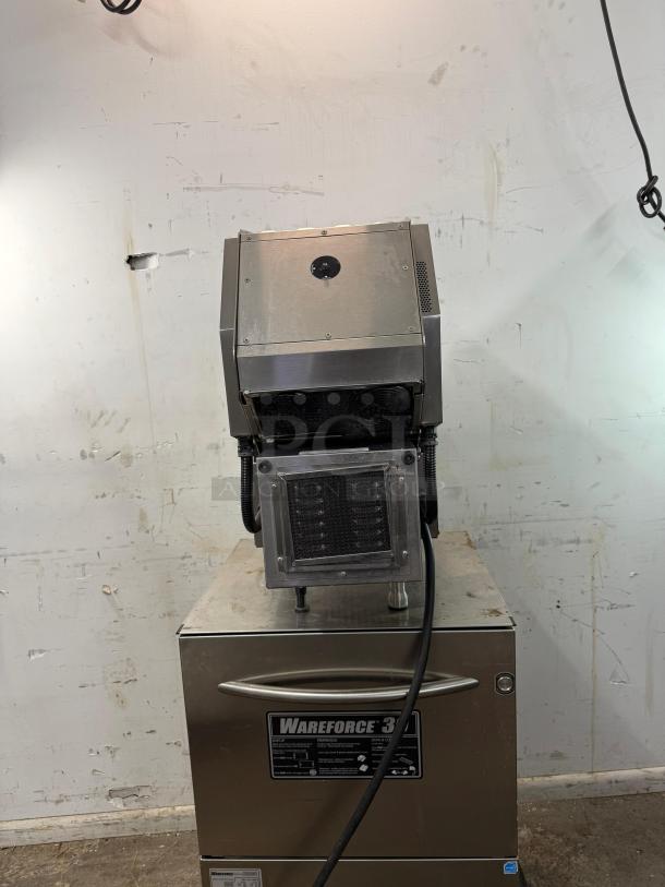 NEMCO 6900-208-GF Panini Press with grooved and smooth aluminum plates, 208v/1ph, attached power cable, on storage unit.