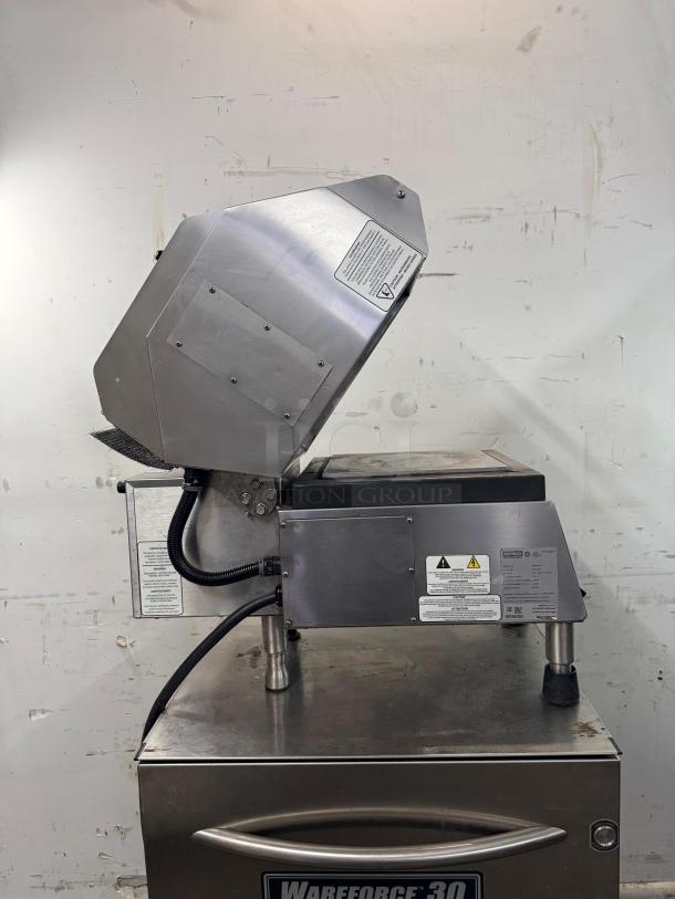 Nemco 6900-208-GF Single Commercial Panini Press, grooved and smooth aluminum plates, 208v/1ph, visible safety and usage labels.