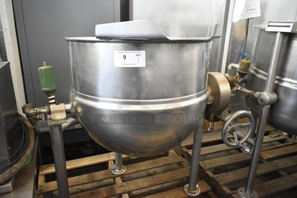 Groen D-30 stainless steel 30-gallon manual tilt steam kettle, commercial floor style, featuring a control valve and tilt wheel.