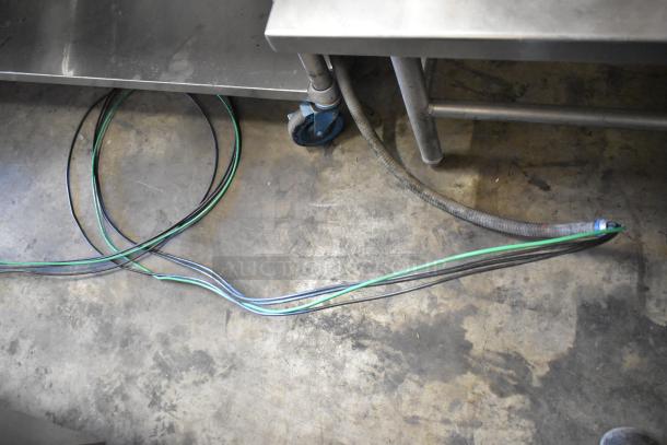 Groen TDB/7-40 Steam Kettle, stainless steel, 10-gallon, manual tilt, on equipment stand, wires visible, good condition.
