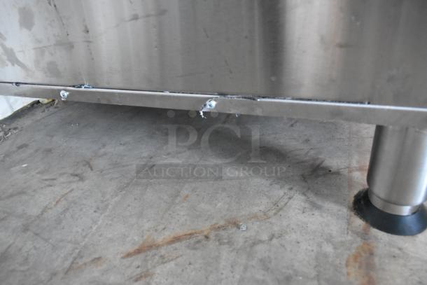 BRAND NEW SCRATCH AND DENT! ServIt 423WDSFS2 Stainless Steel Double Drawer Warmer, 115V. Visible scratches and dents.