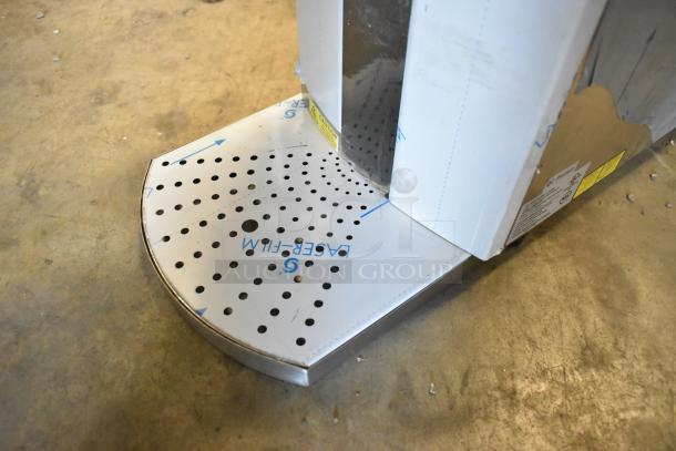 Brand new Grindmaster 1000662GM Ecoboiler T20, tap-operated hot water dispenser, scratch and dent condition, 220V, 1 phase.