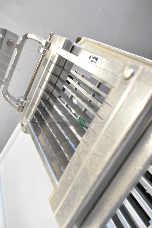 BRAND NEW Garde CHKSLC12 1/2" Serrated Blade Cooked Chicken Slicer; scratch and dent condition.