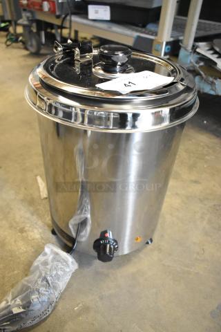 Brand new Avantco 177W300SS 6 Qt. stainless steel warmer, 120 volts, 1 phase, visible temperature dial, minor scratches.