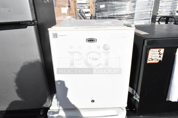 Six mini coolers, including Galanz GL31S5 and Summit FS22L, on auction. Each 115V, 1 phase; some with visible wear.
