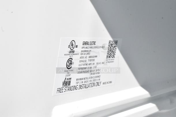 Label on GE mini cooler model GME04GGHWW, indicating 115V, 1-phase, free-standing installation, made in China.